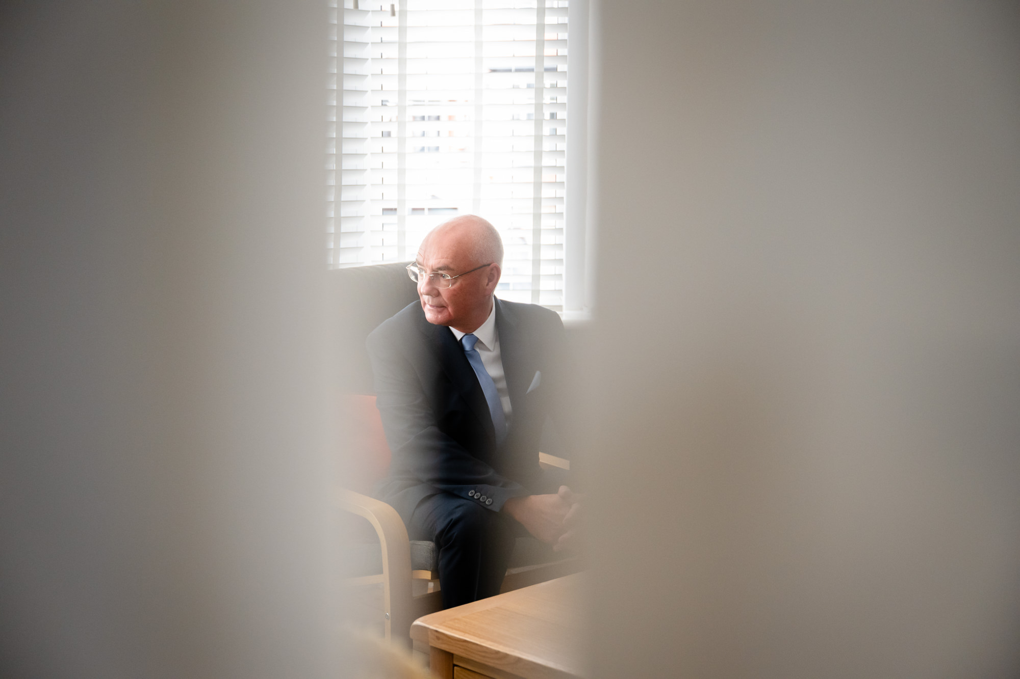 Bride's dad waiting in the lounge